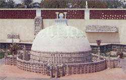 Model of the Great Stupa of Dhanyakataka
